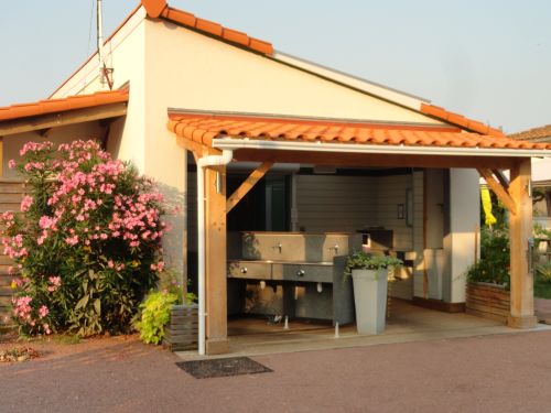 le Puits de l'Auture, campsite near Royan The sanitary facilities