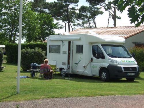 le Puits de l'Auture, tussen stranden en bossen in de Charente Maritime Fotogalerij van de camping en omgeving