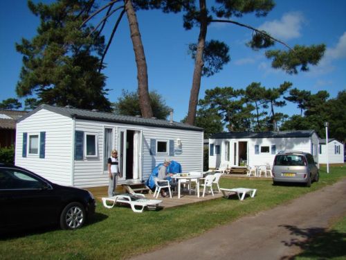 le Puits de l'Auture, tussen stranden en bossen in de Charente Maritime Fotogalerij van de camping en omgeving