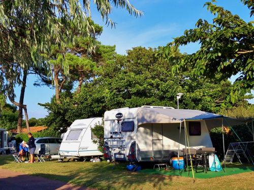 le Puits de l'Auture, entre plages et forêts en Charente Maritime Galerie photo du camping & des alentours