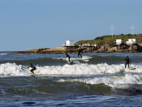 Camping Puits de l'Auture in de buurt van stranden aan de Atlantische kust in Frankrijk